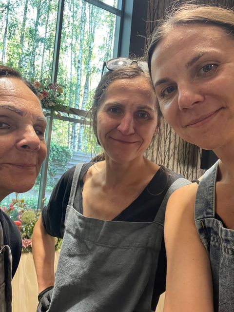 Bożenka, Agata i Marta w pracowni
