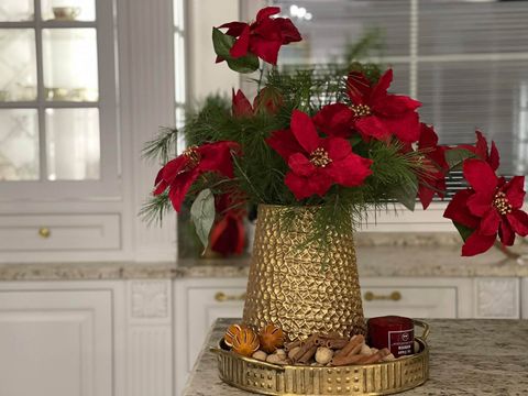 An American Christmas – Festive Home Décor
